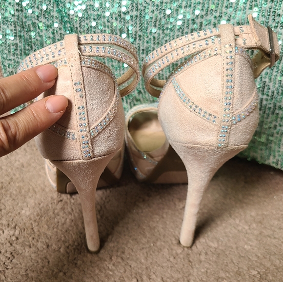 ZigiSoho Platform Stiletto Heels Beige w/ Blue/Green Irridescent Crystals 6.5 W - Picture 17 of 17